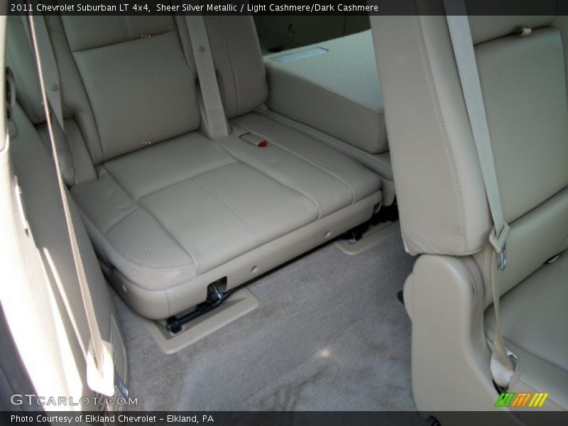 Sheer Silver Metallic / Light Cashmere/Dark Cashmere 2011 Chevrolet Suburban LT 4x4