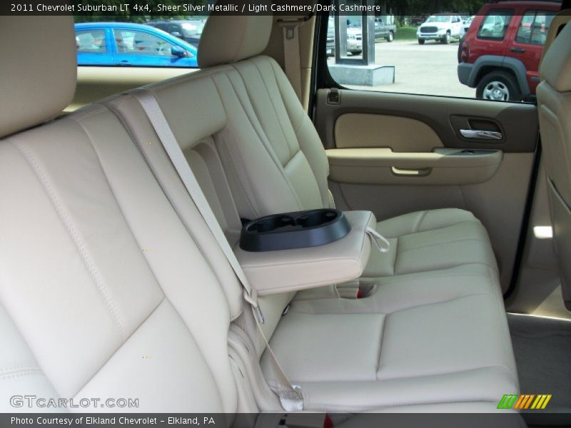 Sheer Silver Metallic / Light Cashmere/Dark Cashmere 2011 Chevrolet Suburban LT 4x4