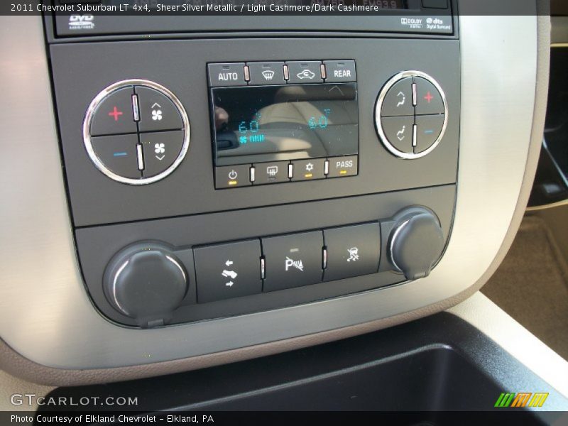 Sheer Silver Metallic / Light Cashmere/Dark Cashmere 2011 Chevrolet Suburban LT 4x4