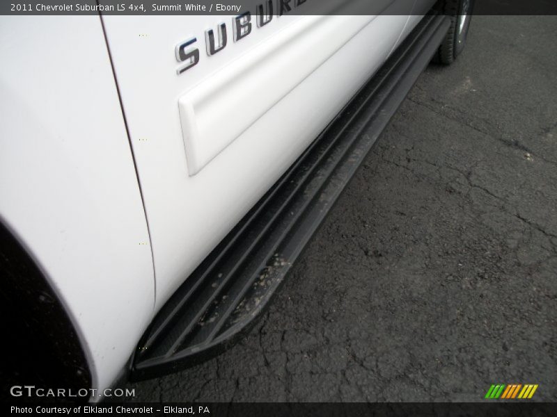 Summit White / Ebony 2011 Chevrolet Suburban LS 4x4