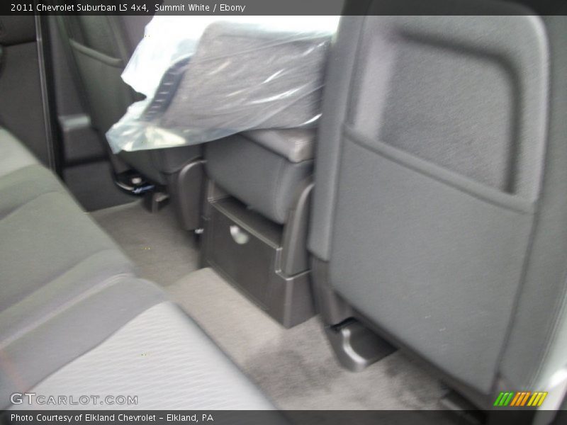 Summit White / Ebony 2011 Chevrolet Suburban LS 4x4
