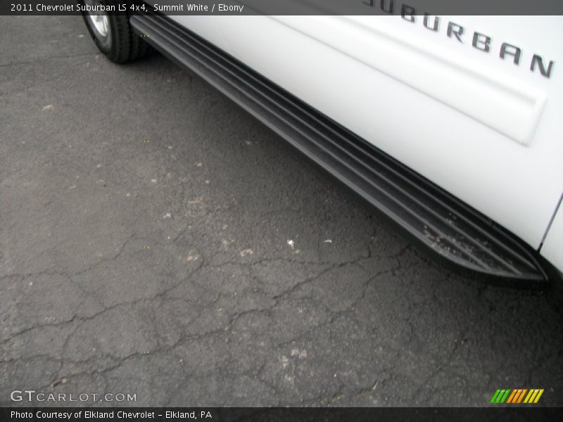 Summit White / Ebony 2011 Chevrolet Suburban LS 4x4