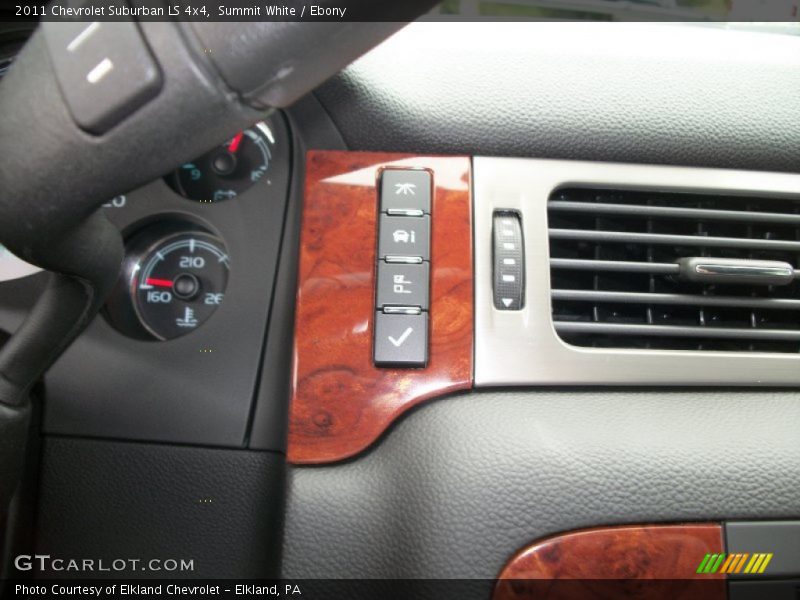 Summit White / Ebony 2011 Chevrolet Suburban LS 4x4