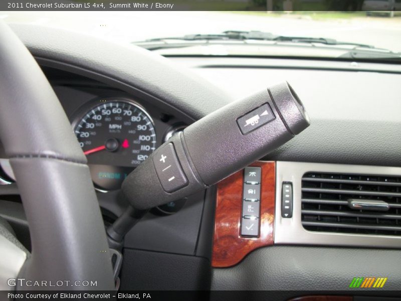Summit White / Ebony 2011 Chevrolet Suburban LS 4x4