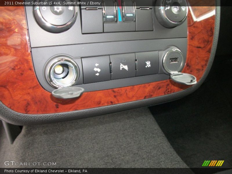 Summit White / Ebony 2011 Chevrolet Suburban LS 4x4