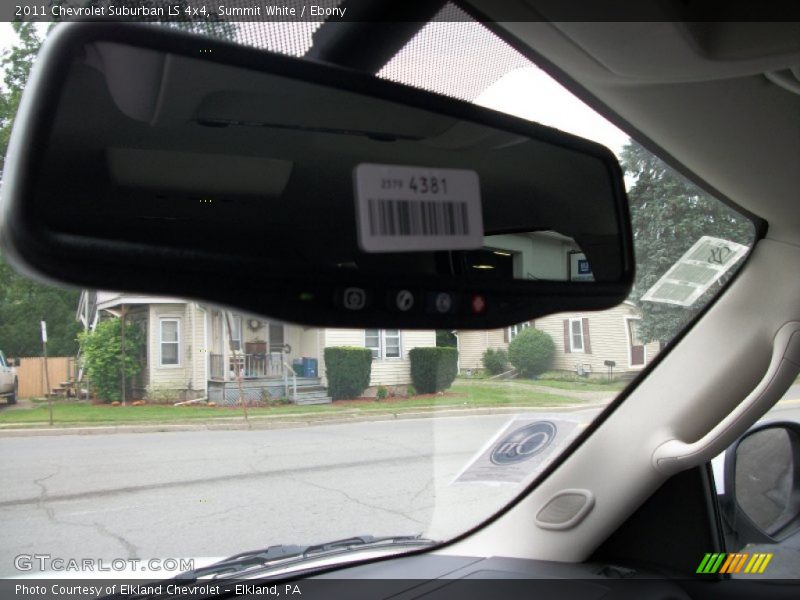Summit White / Ebony 2011 Chevrolet Suburban LS 4x4