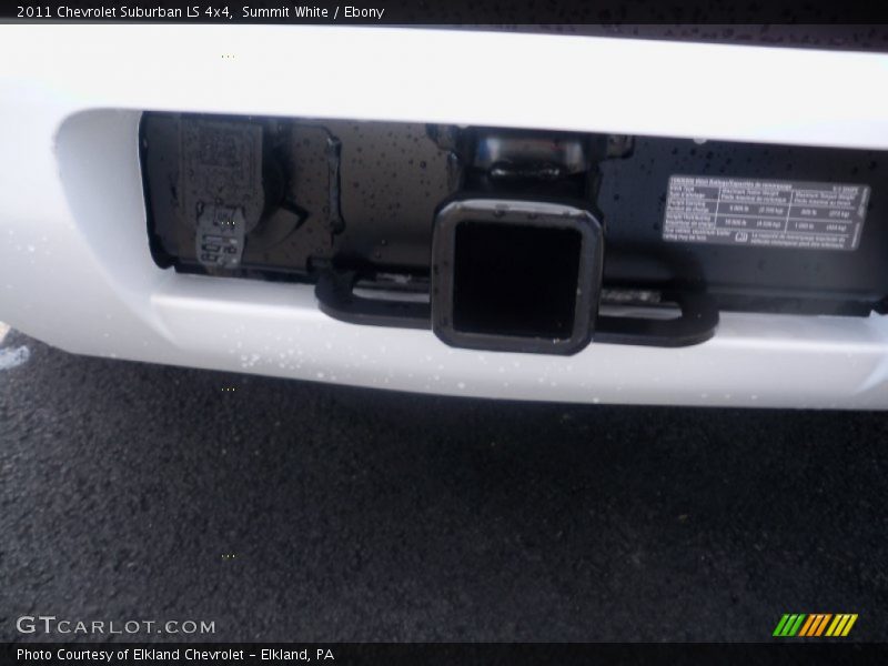 Summit White / Ebony 2011 Chevrolet Suburban LS 4x4