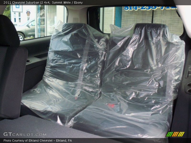 Summit White / Ebony 2011 Chevrolet Suburban LS 4x4