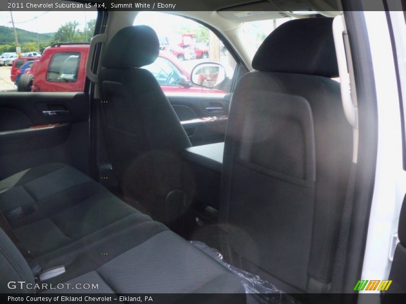 Summit White / Ebony 2011 Chevrolet Suburban LS 4x4