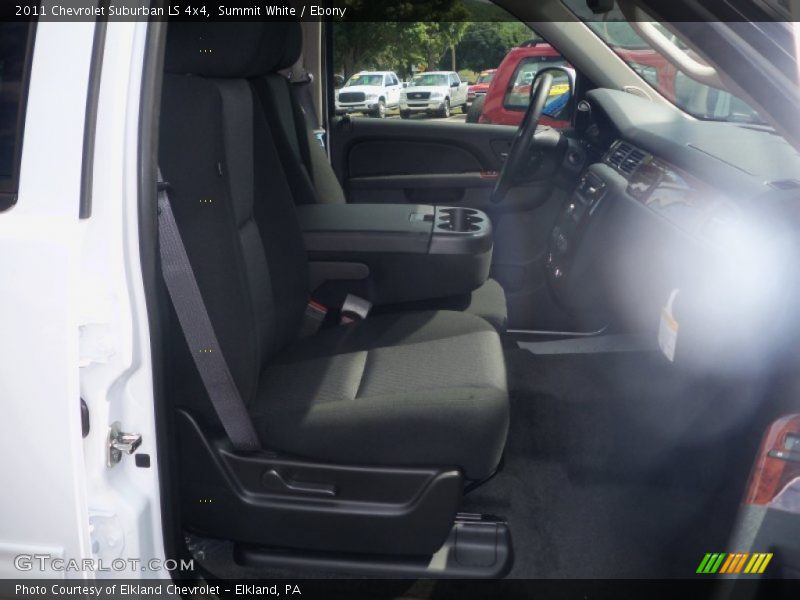 Summit White / Ebony 2011 Chevrolet Suburban LS 4x4