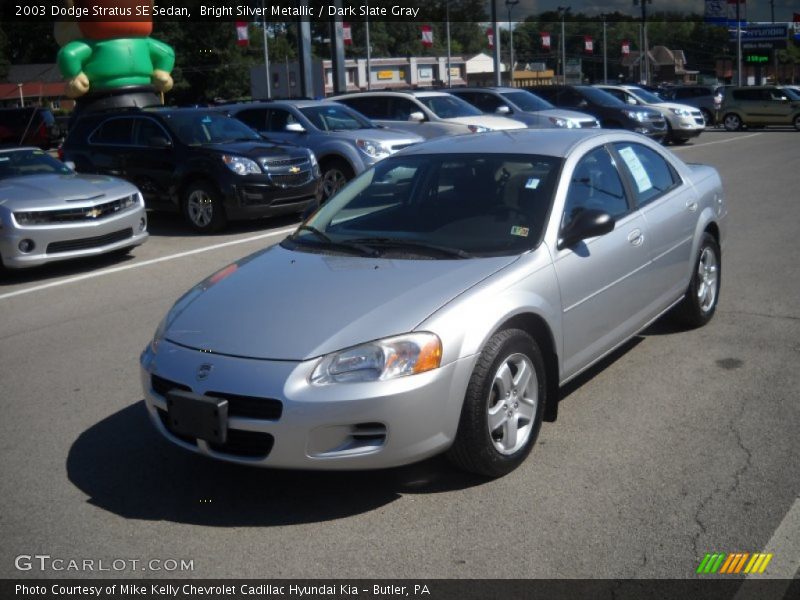 Bright Silver Metallic / Dark Slate Gray 2003 Dodge Stratus SE Sedan