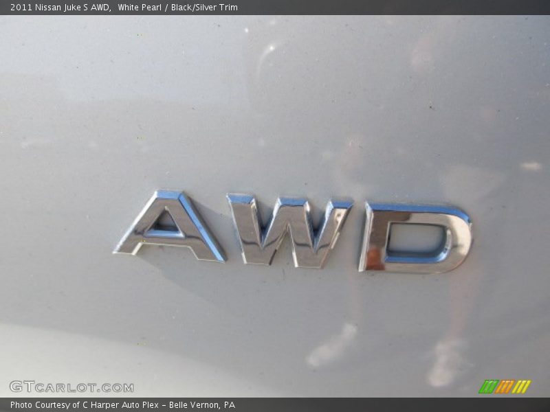 White Pearl / Black/Silver Trim 2011 Nissan Juke S AWD