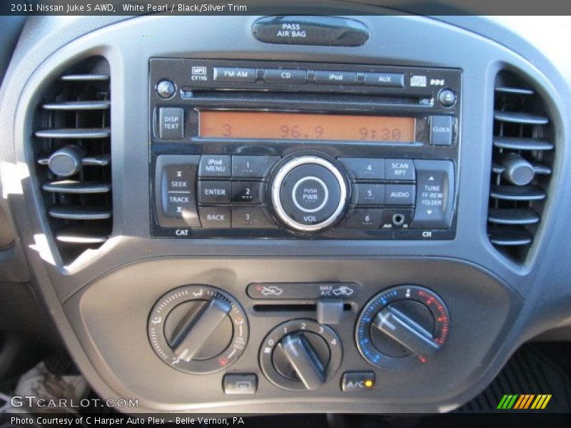 White Pearl / Black/Silver Trim 2011 Nissan Juke S AWD