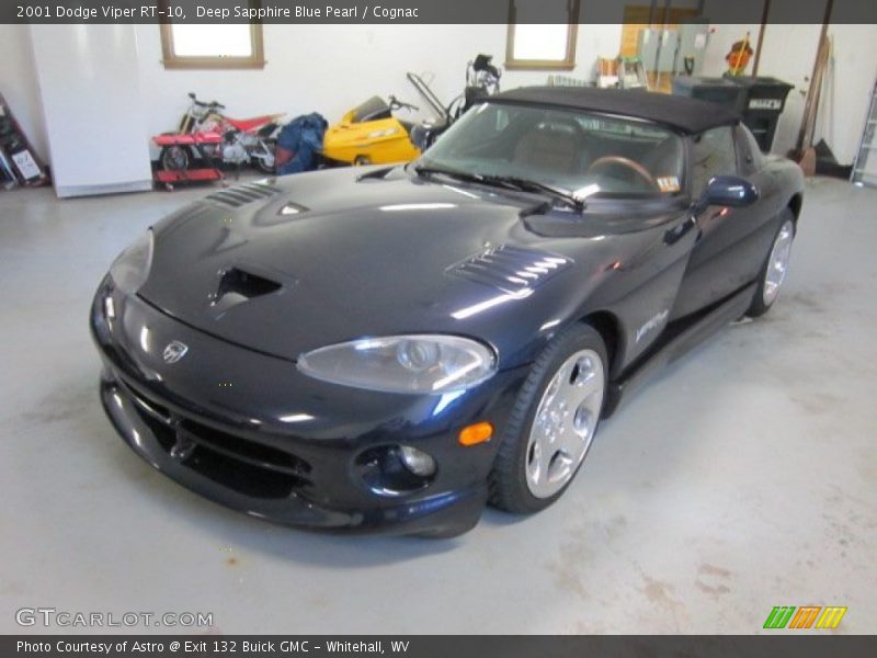 Front 3/4 View of 2001 Viper RT-10
