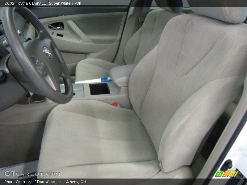 Super White / Ash 2009 Toyota Camry LE