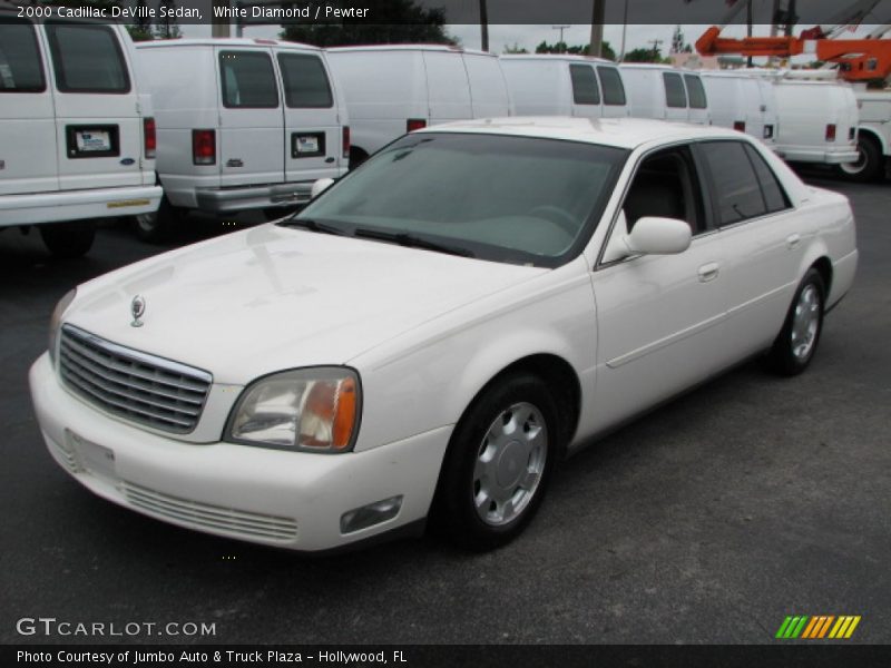 White Diamond / Pewter 2000 Cadillac DeVille Sedan