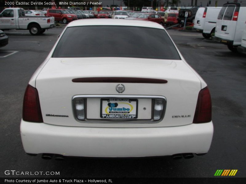 White Diamond / Pewter 2000 Cadillac DeVille Sedan