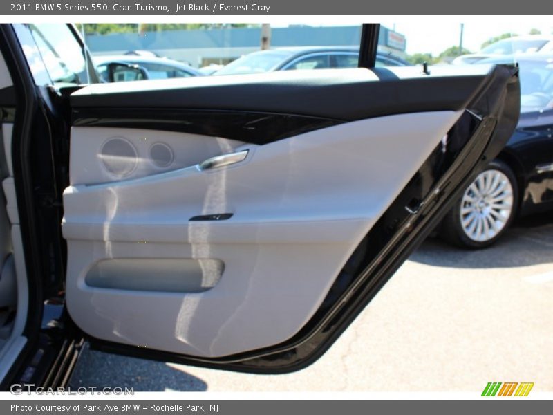 Jet Black / Everest Gray 2011 BMW 5 Series 550i Gran Turismo