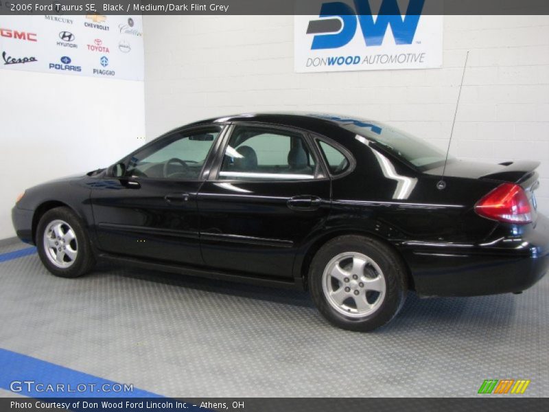 Black / Medium/Dark Flint Grey 2006 Ford Taurus SE