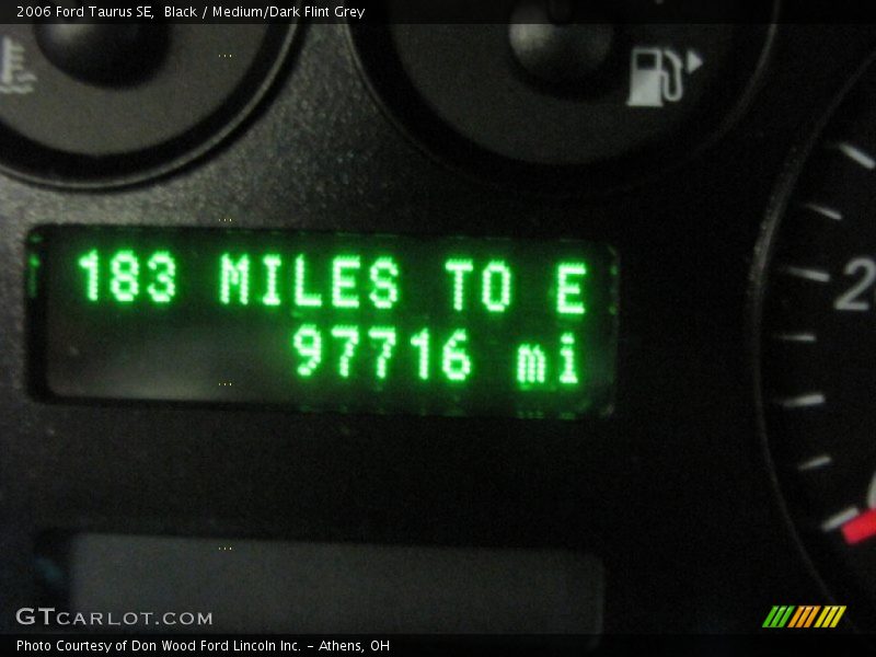 Black / Medium/Dark Flint Grey 2006 Ford Taurus SE