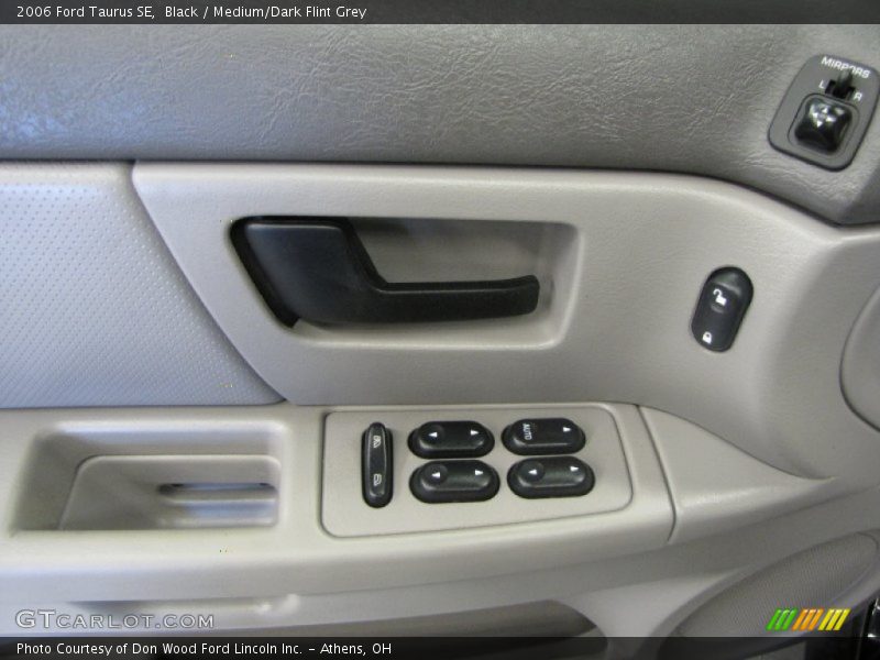 Black / Medium/Dark Flint Grey 2006 Ford Taurus SE