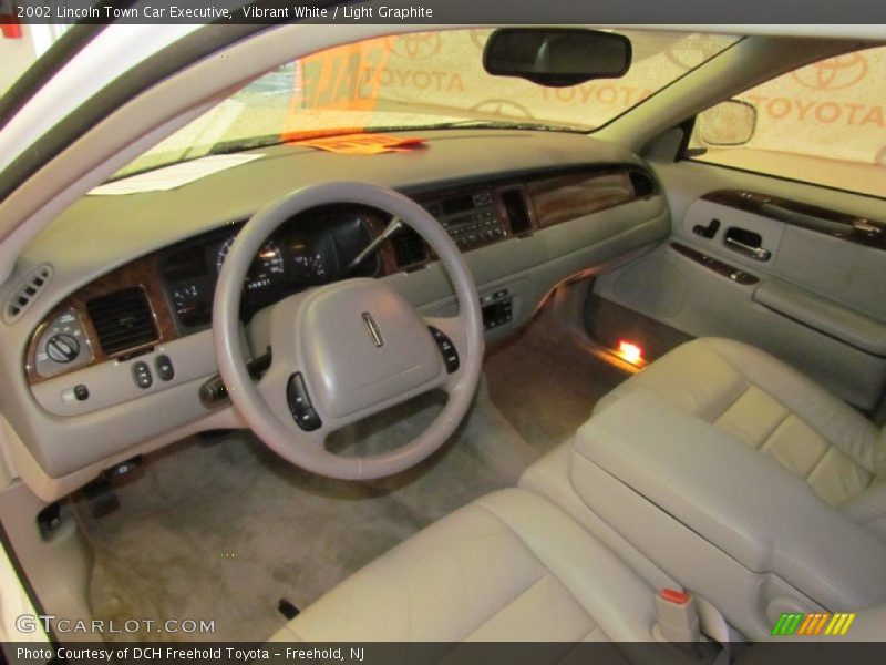 Vibrant White / Light Graphite 2002 Lincoln Town Car Executive