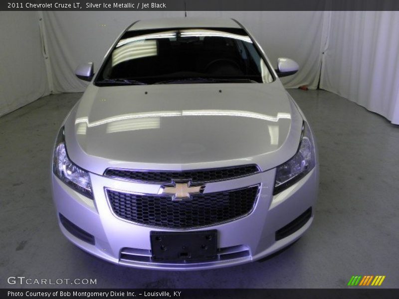 Silver Ice Metallic / Jet Black 2011 Chevrolet Cruze LT