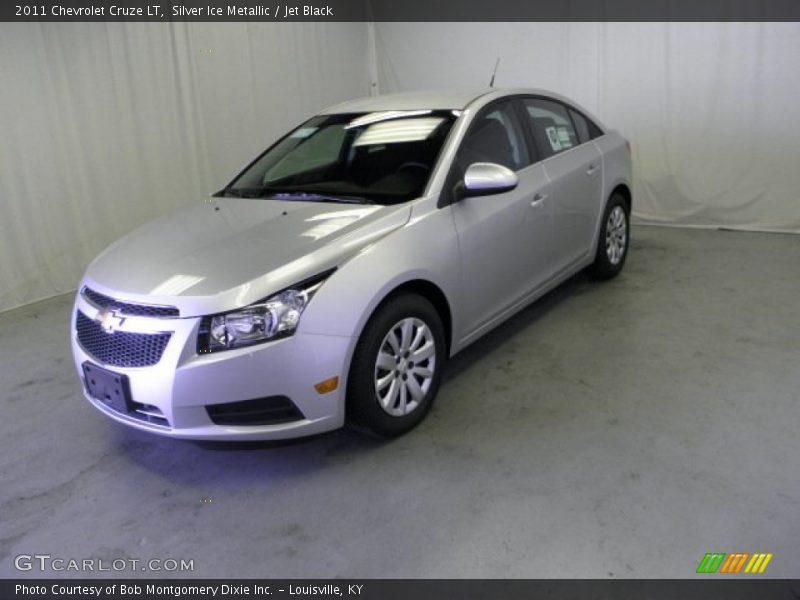 Silver Ice Metallic / Jet Black 2011 Chevrolet Cruze LT