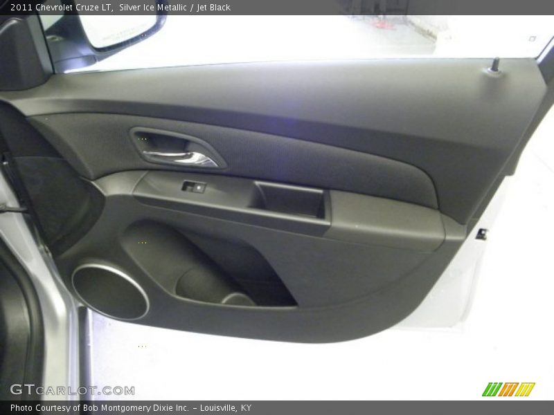 Silver Ice Metallic / Jet Black 2011 Chevrolet Cruze LT