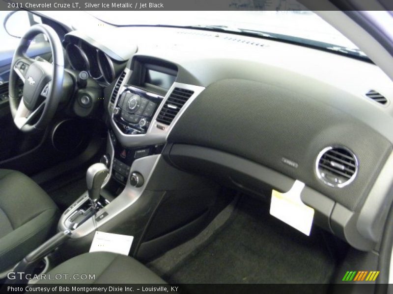 Silver Ice Metallic / Jet Black 2011 Chevrolet Cruze LT