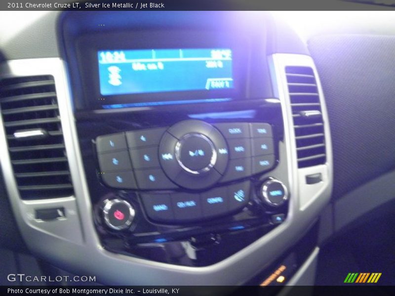 Silver Ice Metallic / Jet Black 2011 Chevrolet Cruze LT