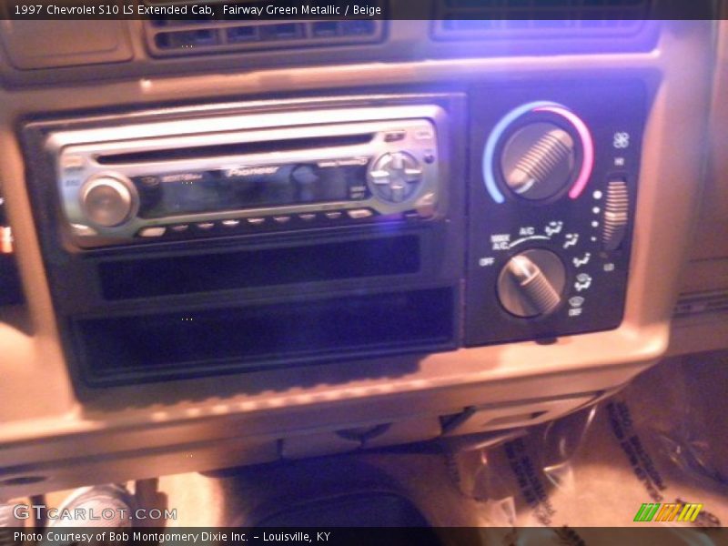 Fairway Green Metallic / Beige 1997 Chevrolet S10 LS Extended Cab