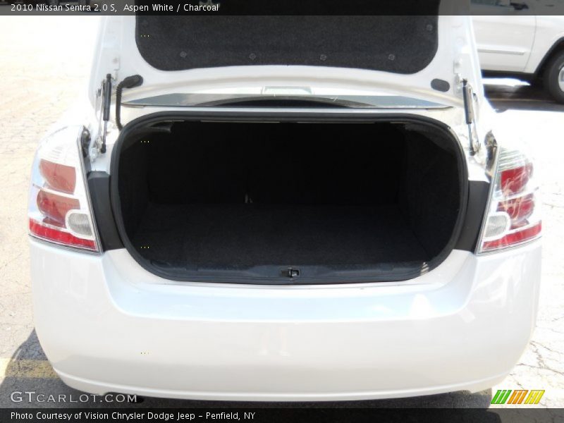Aspen White / Charcoal 2010 Nissan Sentra 2.0 S