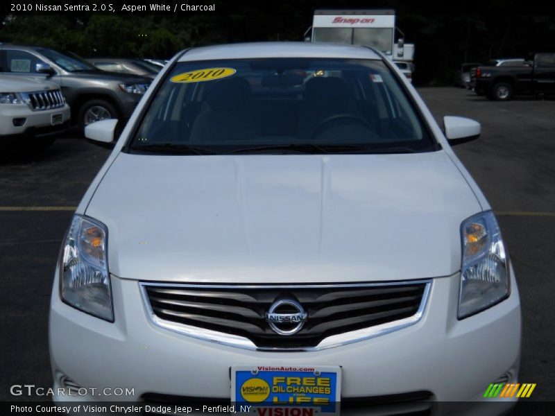 Aspen White / Charcoal 2010 Nissan Sentra 2.0 S