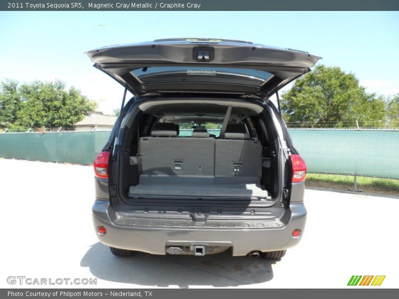 Magnetic Gray Metallic / Graphite Gray 2011 Toyota Sequoia SR5