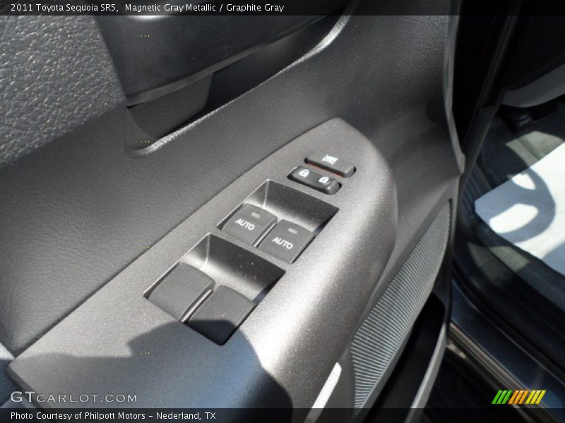 Magnetic Gray Metallic / Graphite Gray 2011 Toyota Sequoia SR5