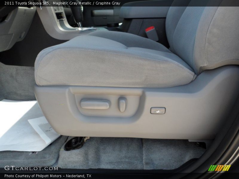 Magnetic Gray Metallic / Graphite Gray 2011 Toyota Sequoia SR5