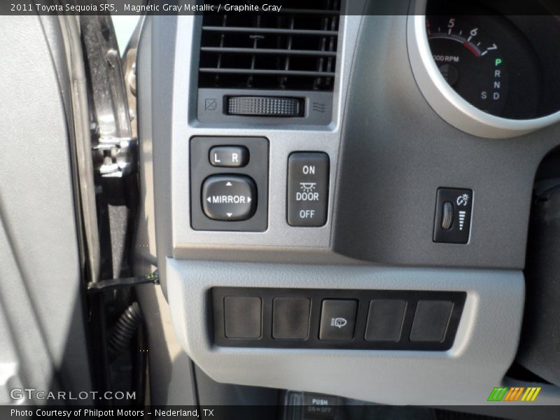Magnetic Gray Metallic / Graphite Gray 2011 Toyota Sequoia SR5
