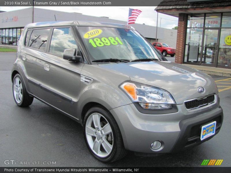 Titanium Gray / Sand/Black Houndstooth Cloth 2010 Kia Soul !