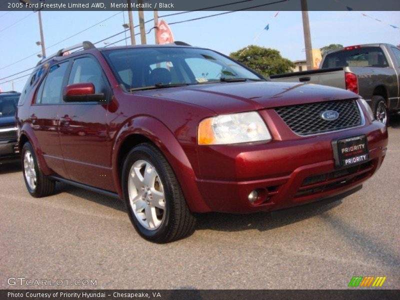 Merlot Metallic / Black 2005 Ford Freestyle Limited AWD