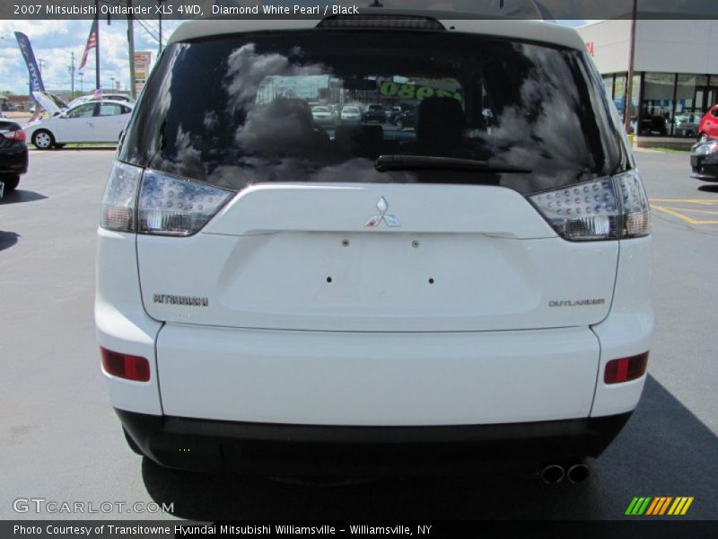 Diamond White Pearl / Black 2007 Mitsubishi Outlander XLS 4WD