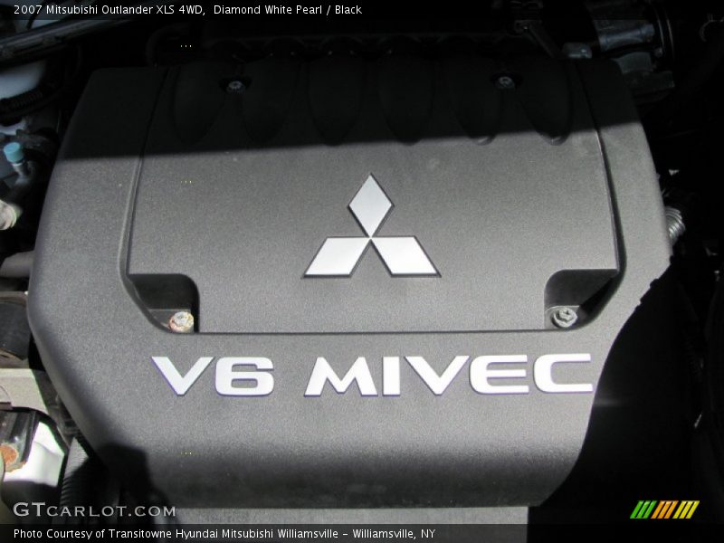 Diamond White Pearl / Black 2007 Mitsubishi Outlander XLS 4WD