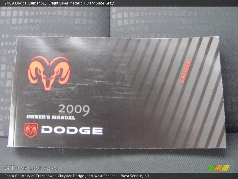 Bright Silver Metallic / Dark Slate Gray 2009 Dodge Caliber SE