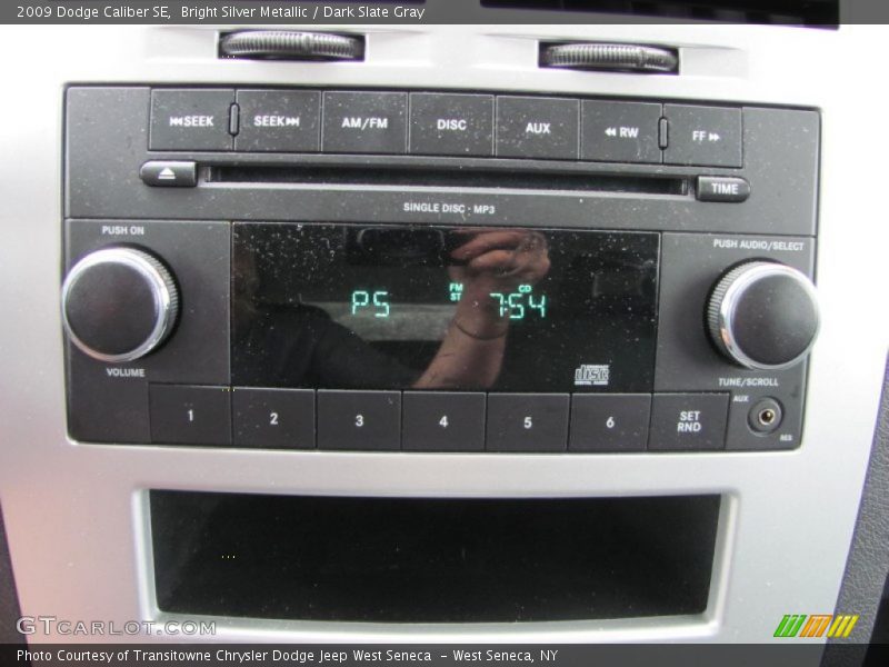 Bright Silver Metallic / Dark Slate Gray 2009 Dodge Caliber SE
