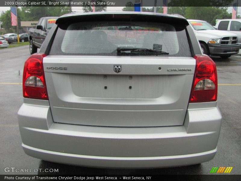Bright Silver Metallic / Dark Slate Gray 2009 Dodge Caliber SE