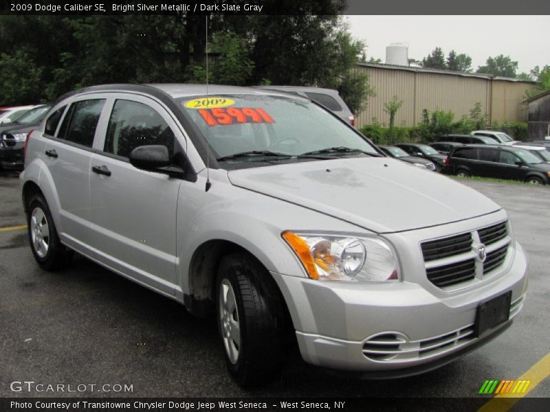 Bright Silver Metallic / Dark Slate Gray 2009 Dodge Caliber SE