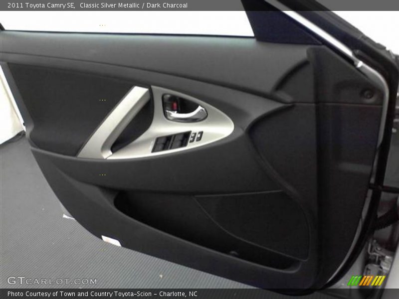 Classic Silver Metallic / Dark Charcoal 2011 Toyota Camry SE