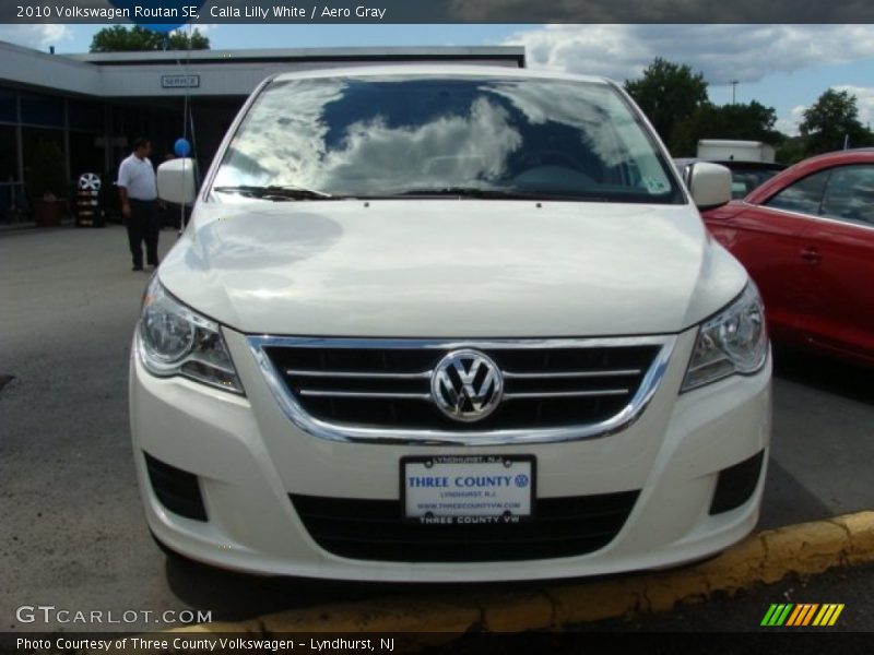 Calla Lilly White / Aero Gray 2010 Volkswagen Routan SE