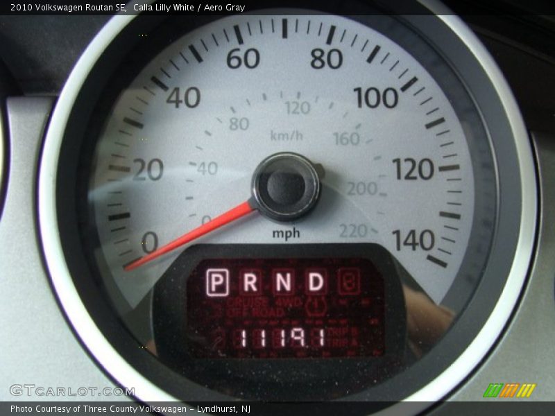 Calla Lilly White / Aero Gray 2010 Volkswagen Routan SE