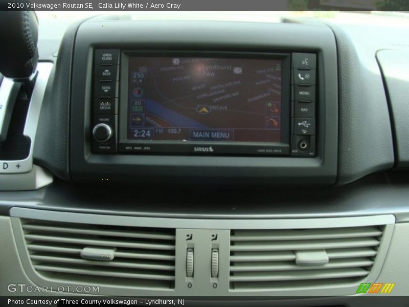 Calla Lilly White / Aero Gray 2010 Volkswagen Routan SE